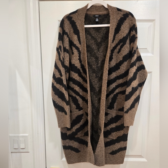 Aqua Zebra Patterned Cardigan in Black and Brown - Picture 1 of 1